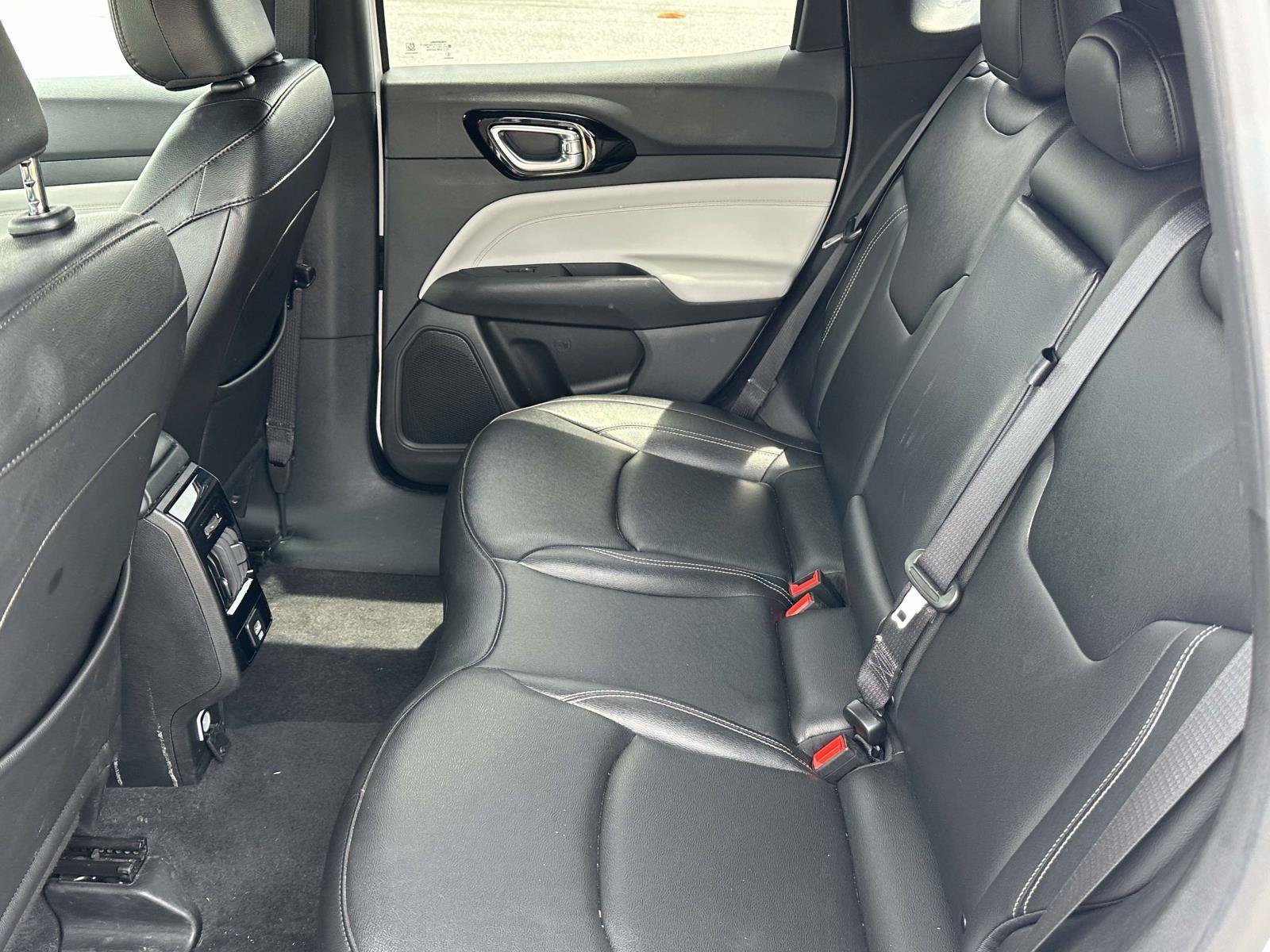 Used 2025 Jeep Compass Limited AWD/4WD image 12