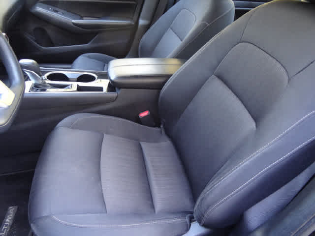 Used 2024 Nissan Altima 2.5 SV FWD image 6