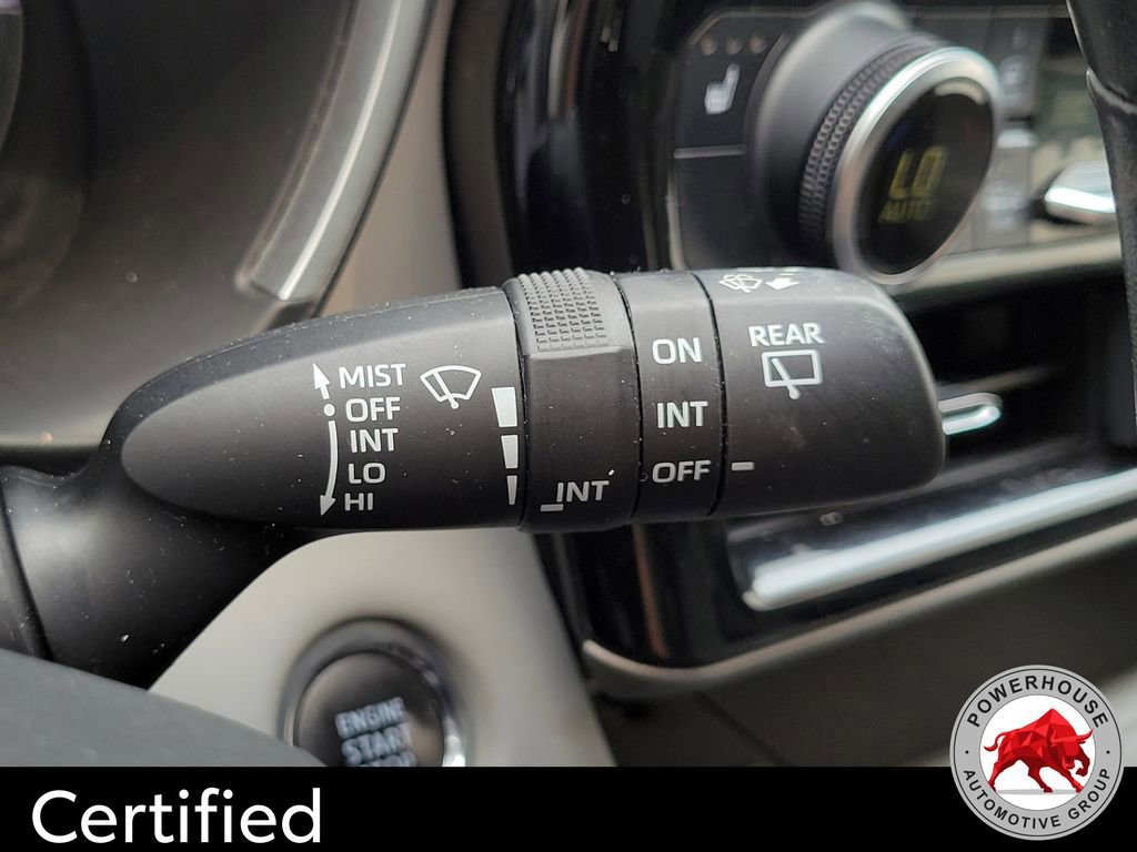 Used 2020 Toyota Highlander XLE FWD image 32