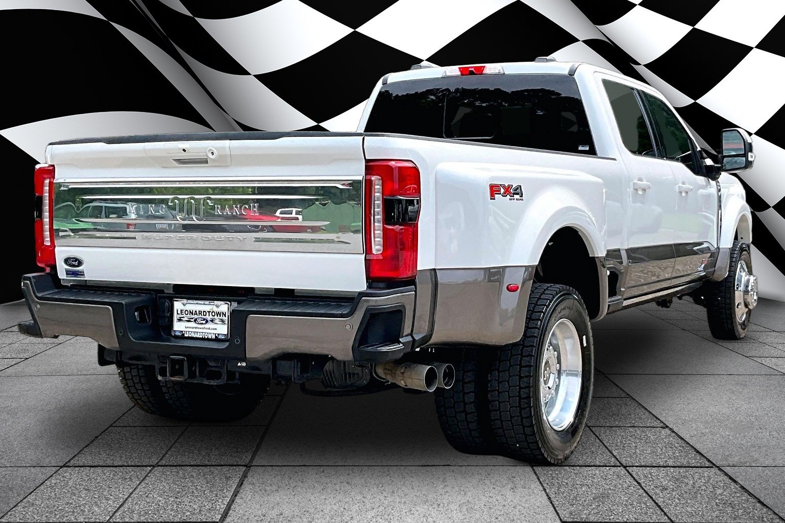 Certified 2023 Ford F450 King Ranch w/ FX4 Off-Road Package AWD/4WD image 2