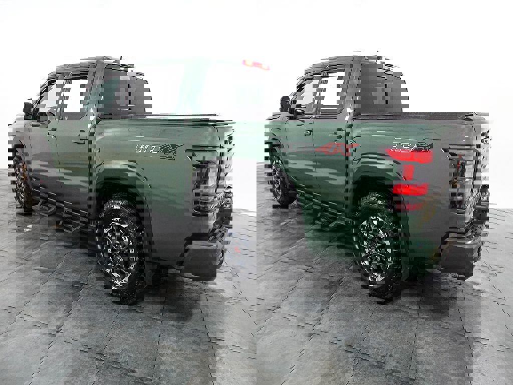 Used 2025 Nissan Frontier PRO-4X w/ Pro Convenience Package image 3