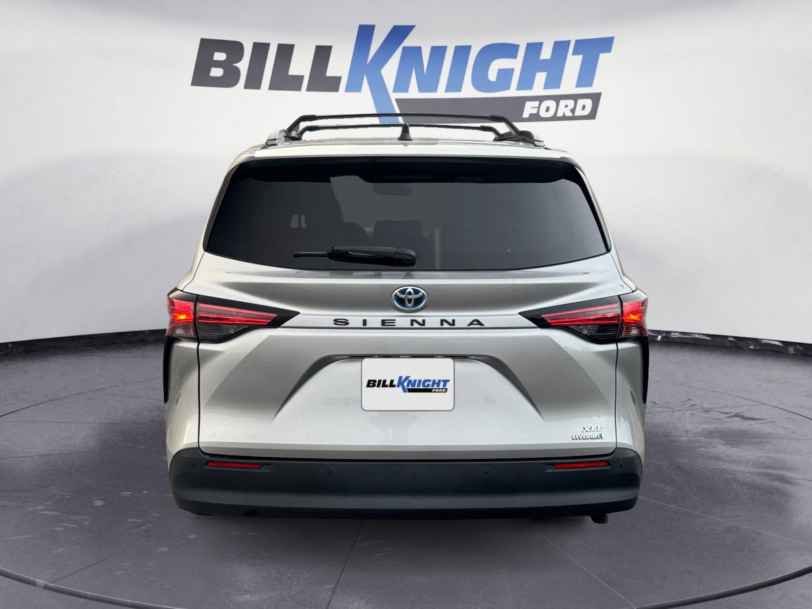 Used 2021 Toyota Sienna XLE image 4