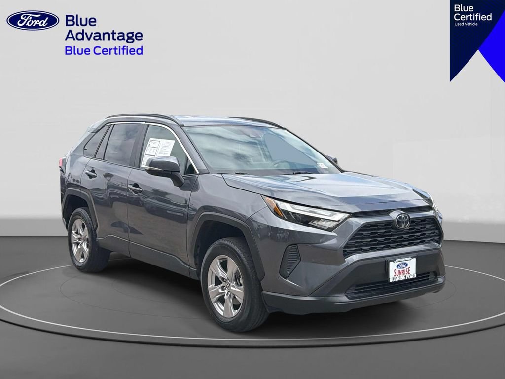 Used 2025 Toyota RAV4 XLE AWD/4WD image 4
