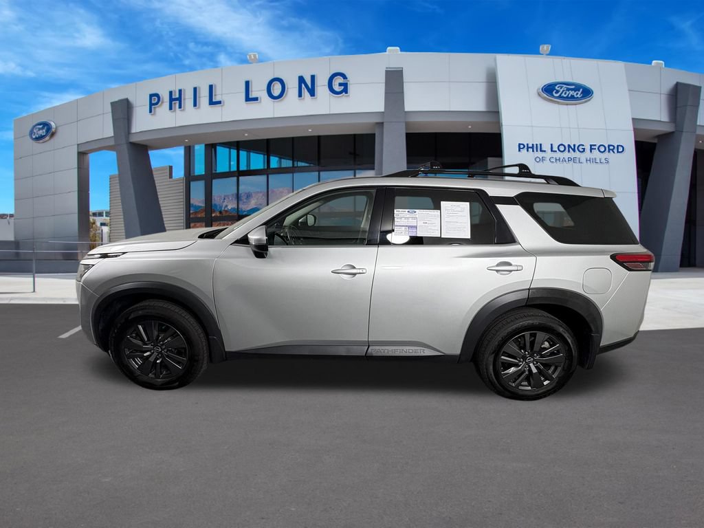 Used 2023 Nissan Pathfinder SV AWD/4WD image 2