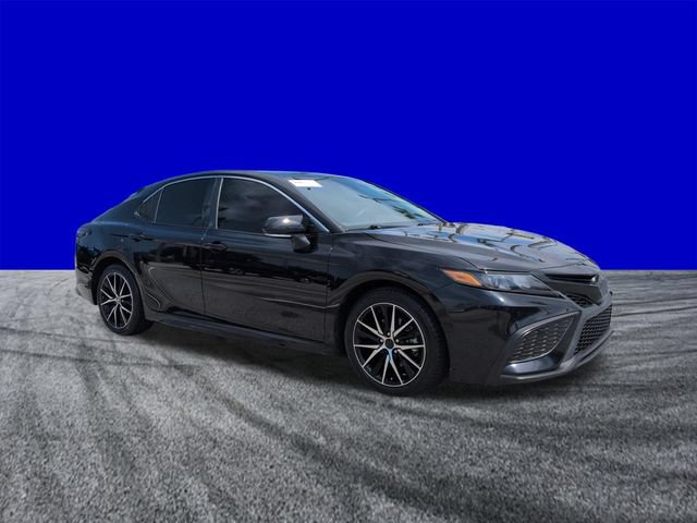 Used 2024 Toyota Camry SE w/ Convenience Package FWD image 2