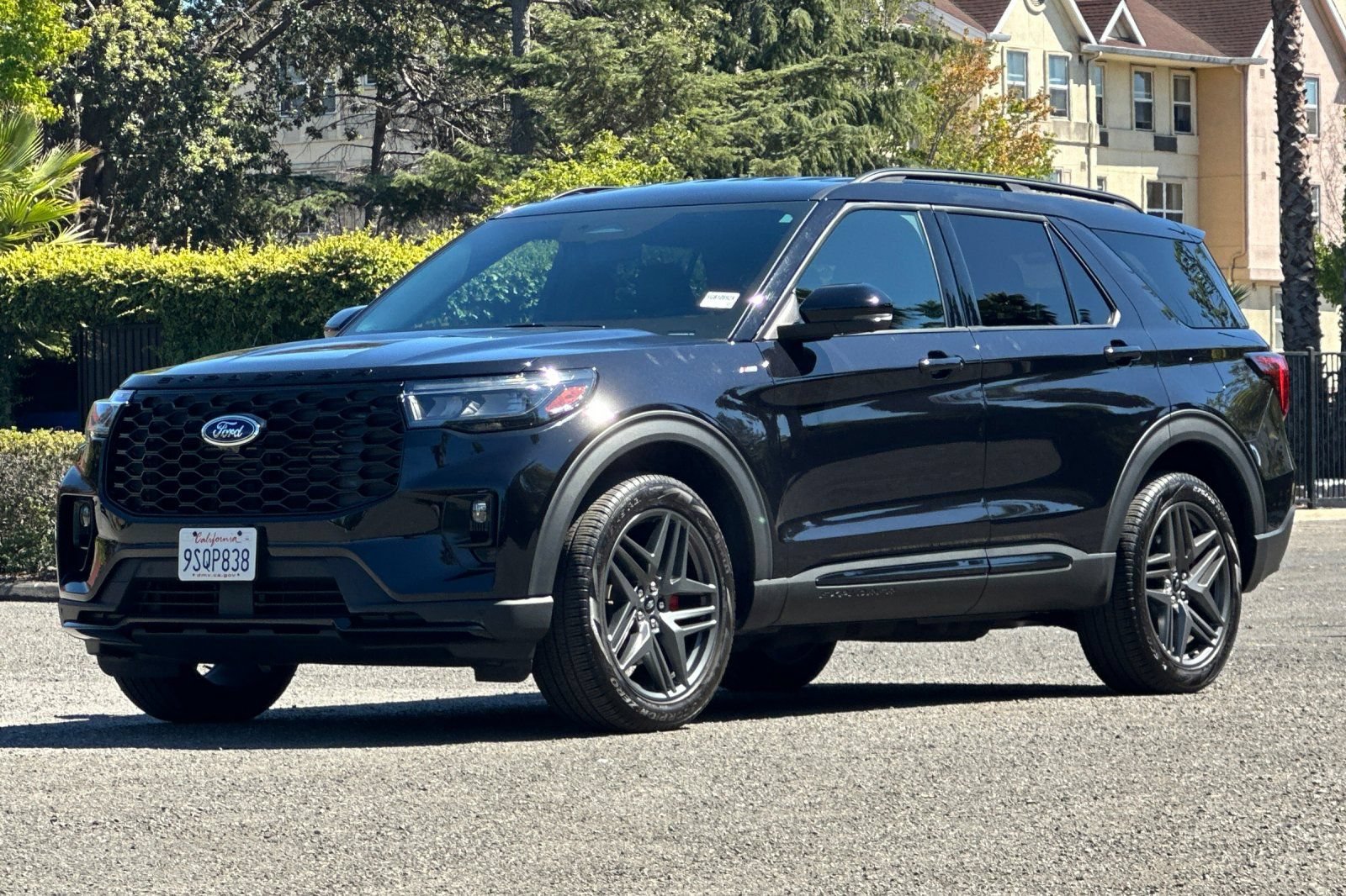 Certified 2025 Ford Explorer ST-Line w/ Premium Package AWD/4WD image 8