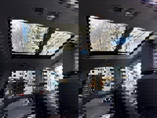 Certified 2022 Ford Explorer XLT w/ Equipment Group 202A image 9