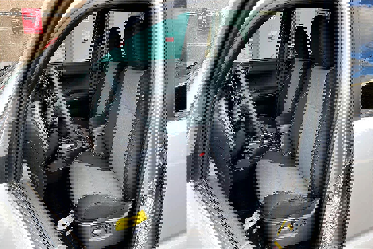 Used 2020 Toyota Tacoma TRD Sport image 11