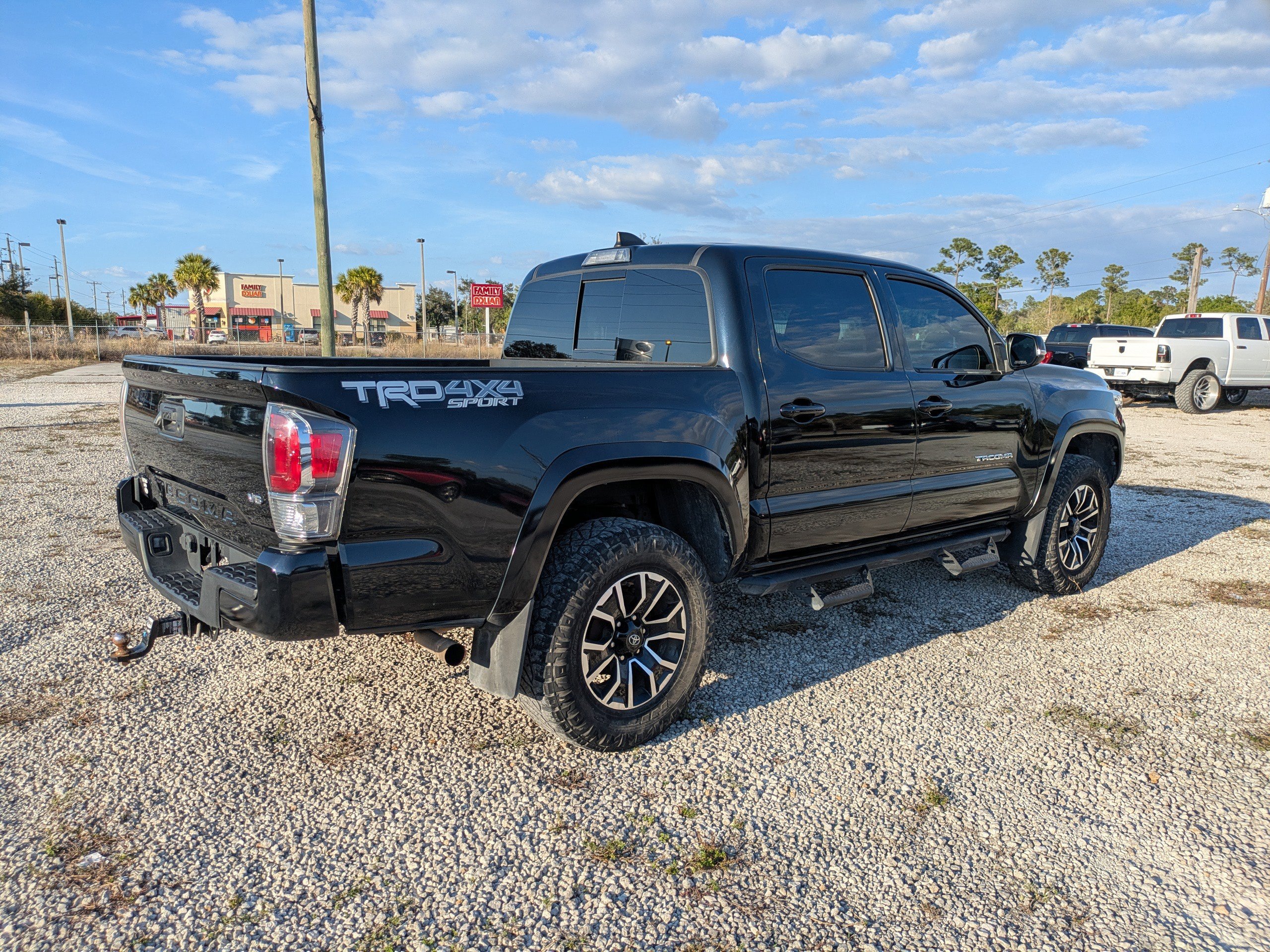 Used 2020 Toyota Tacoma TRD Sport image 5