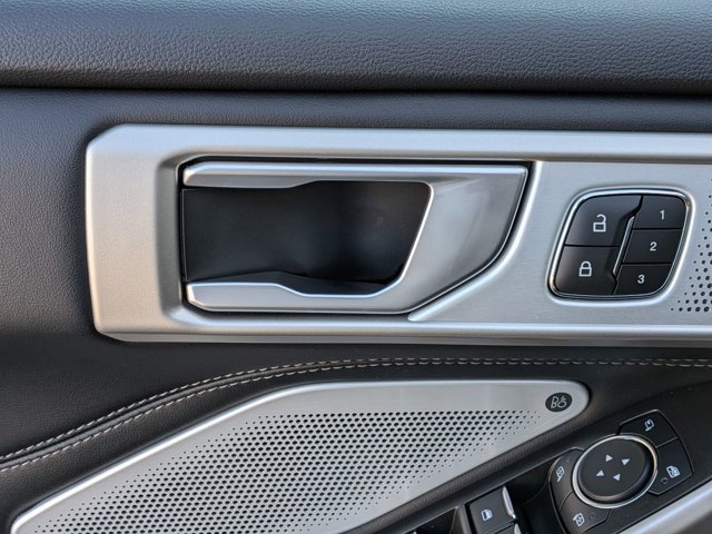 Certified 2023 Ford Explorer Limited w/ Limited Technology Package image 13