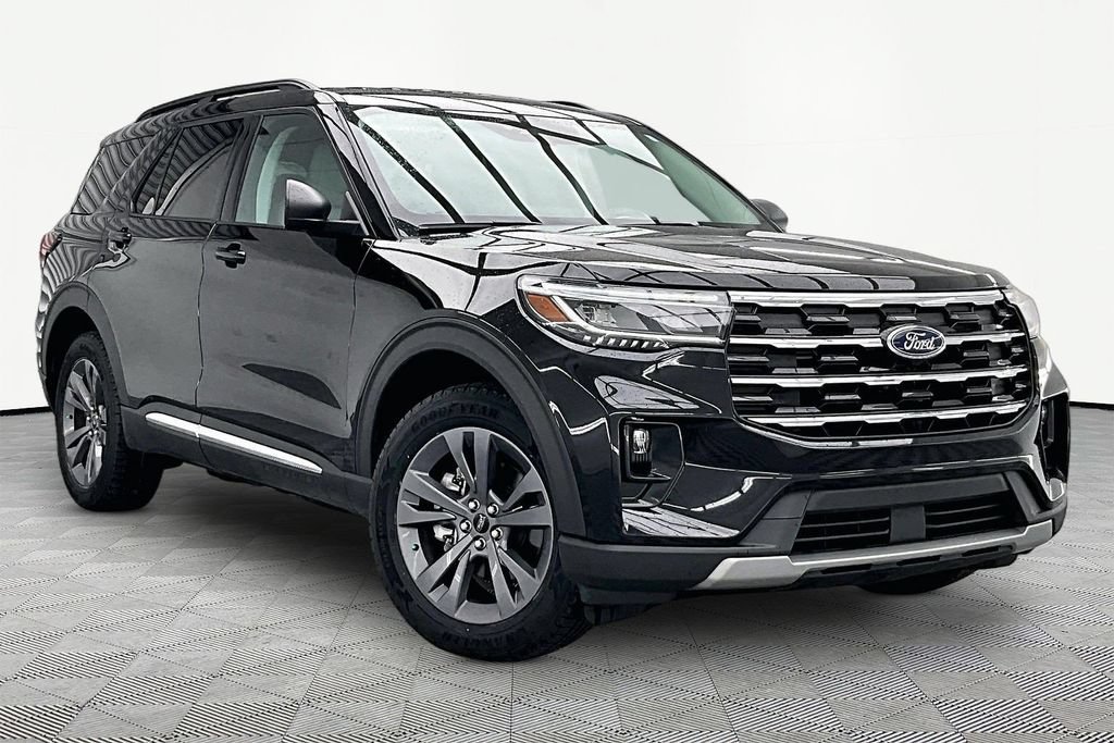 Certified 2025 Ford Explorer Active w/ Active Comfort Package AWD/4WD image 12