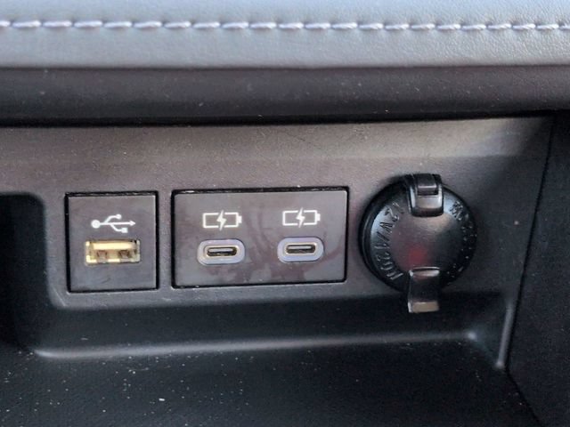 Used 2023 Toyota Highlander LE FWD image 21