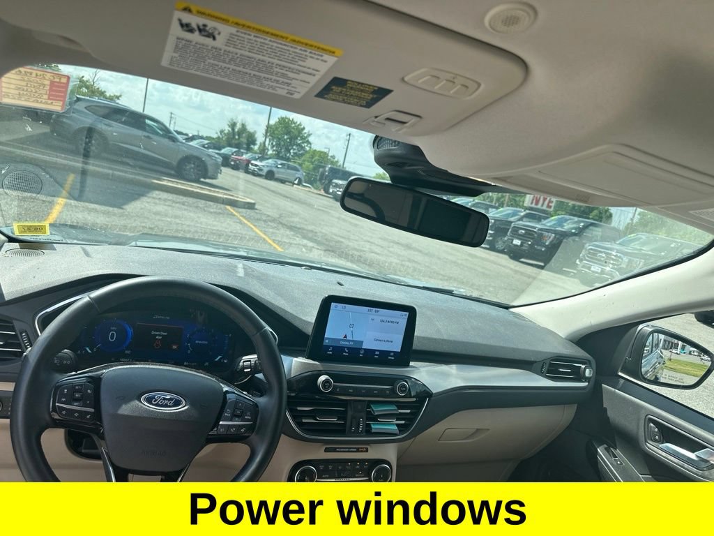 Certified 2022 Ford Escape Titanium AWD/4WD image 11