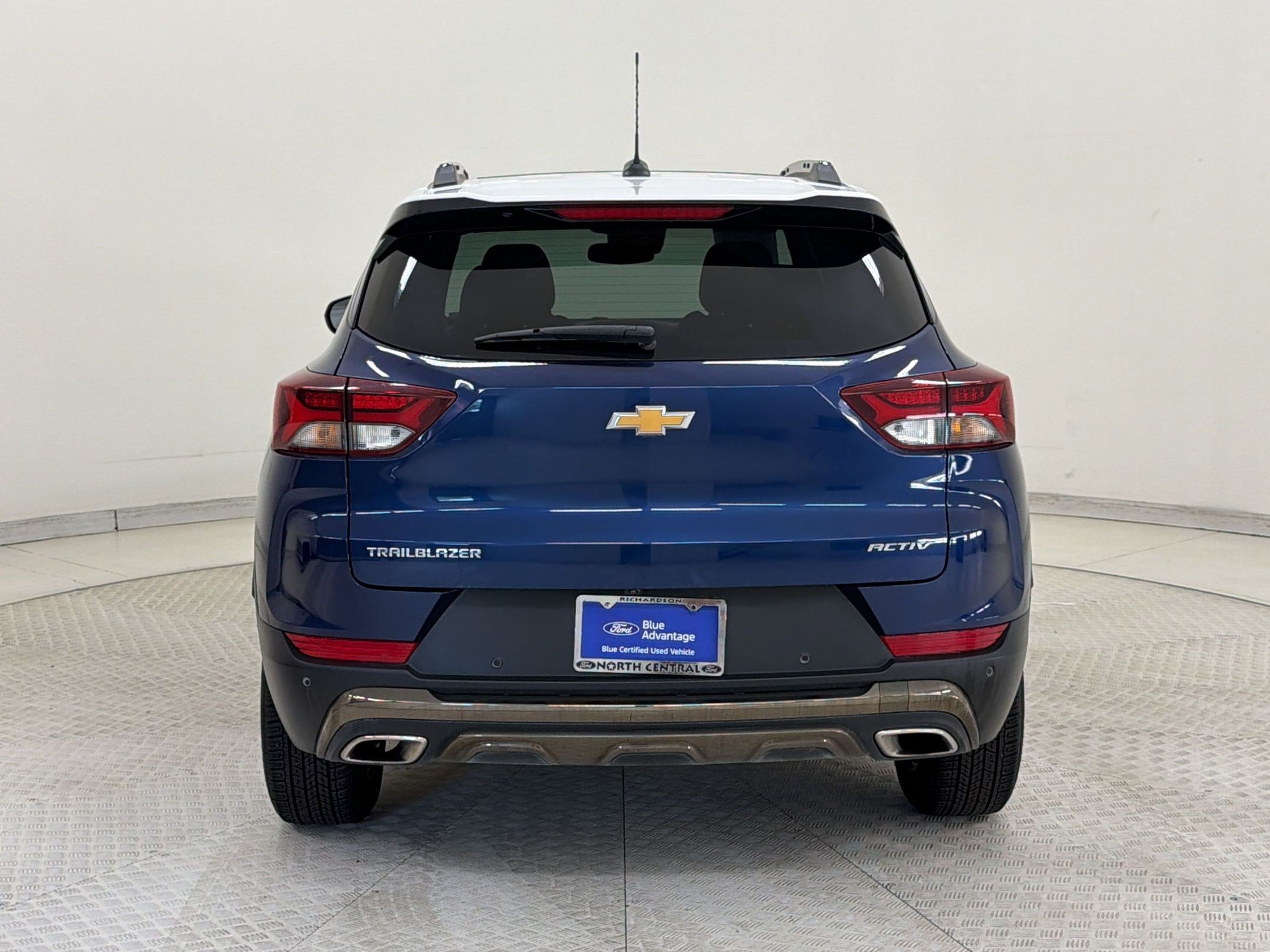 Used 2023 Chevrolet TrailBlazer ACTIV w/ Sun and Liftgate Package FWD image 10