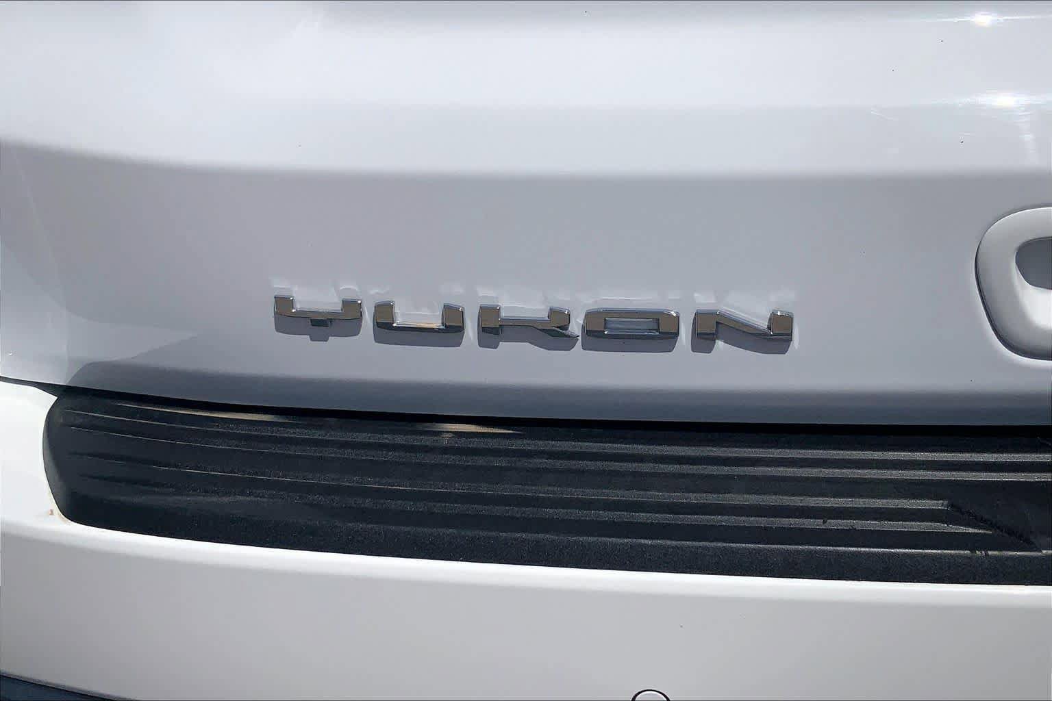 Used 2024 GMC Yukon XL AT4 w/ AT4 Premium Package AWD/4WD image 10