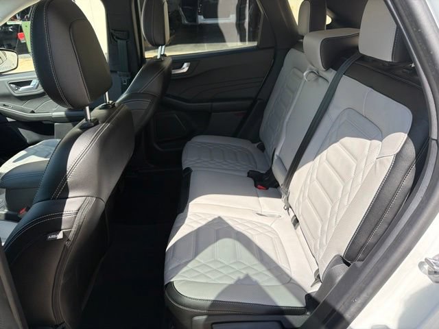 Certified 2023 Ford Escape Platinum w/ Premium Technology Package AWD/4WD image 17