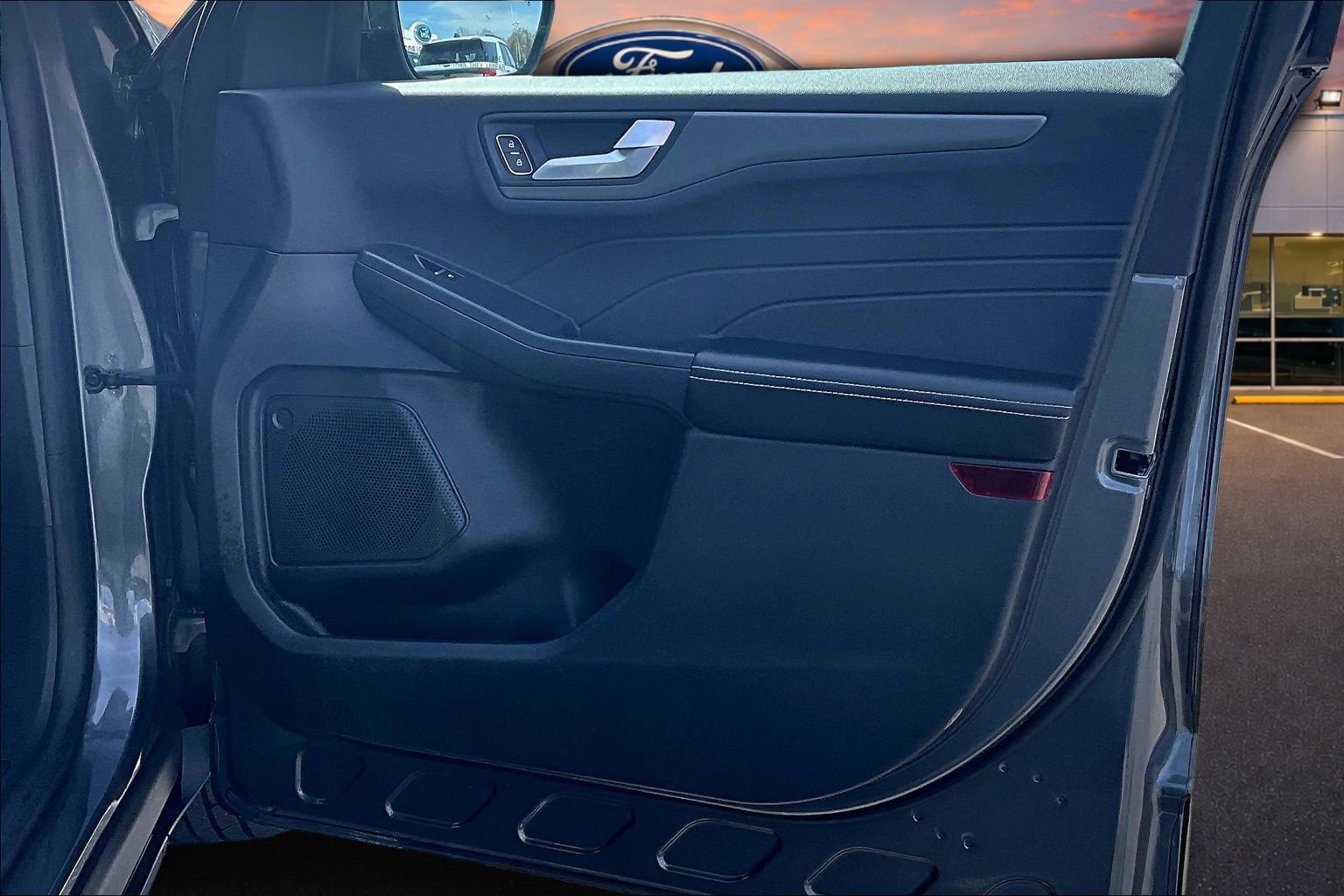 Certified 2025 Ford Escape SE FWD image 24