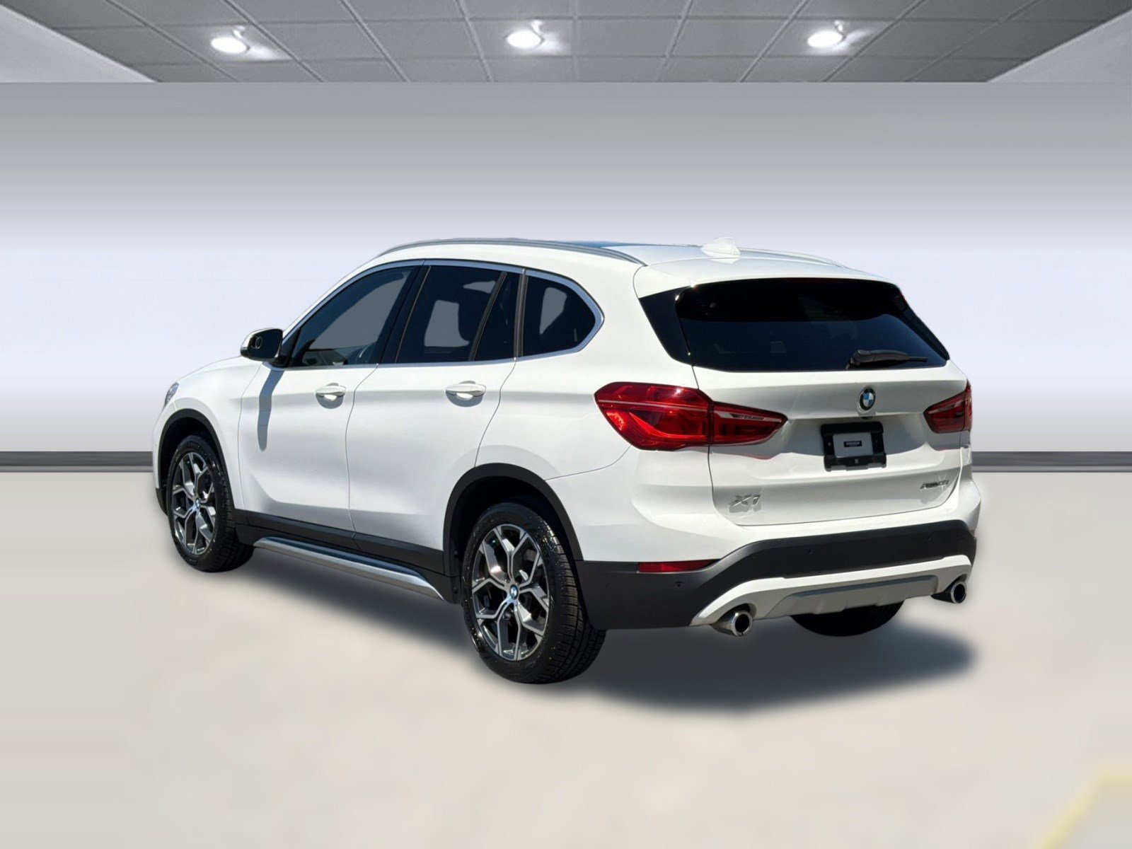 Used 2022 BMW X1 xDrive28i w/ Convenience Package AWD/4WD image 3