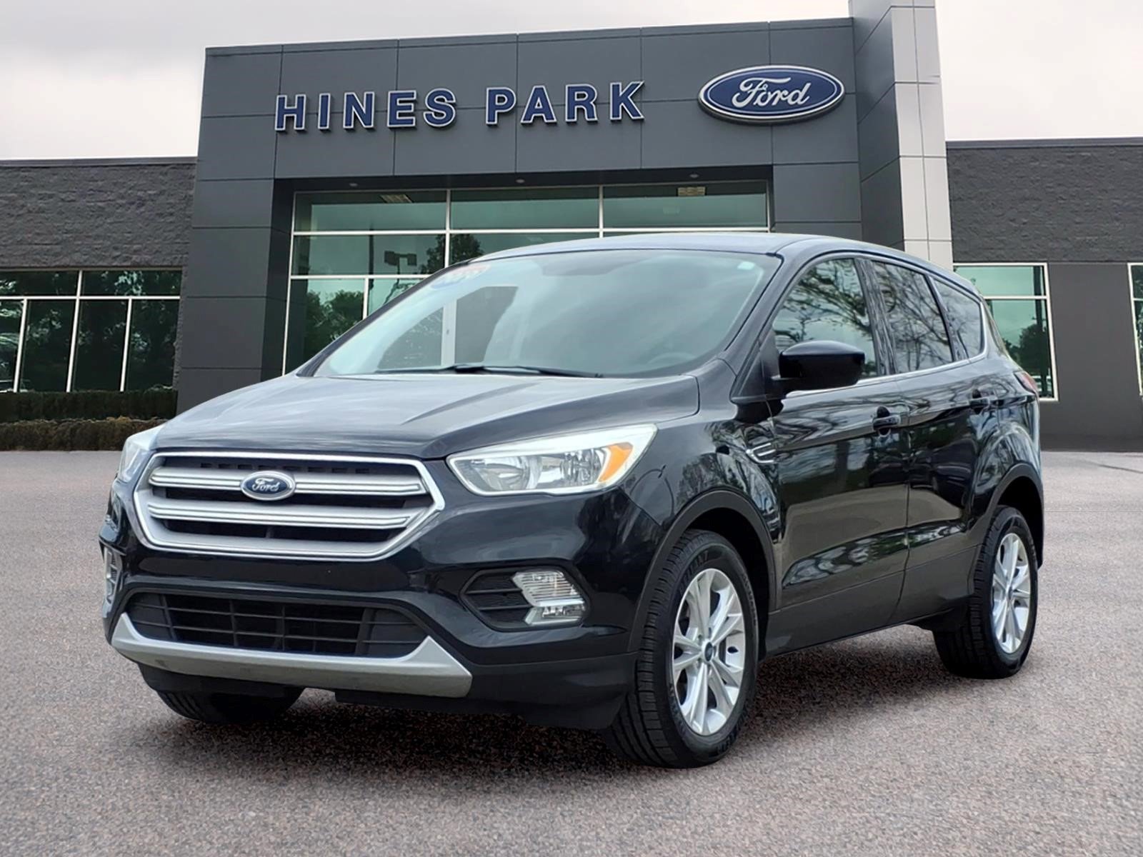 Certified 2019 Ford Escape SE FWD image 3