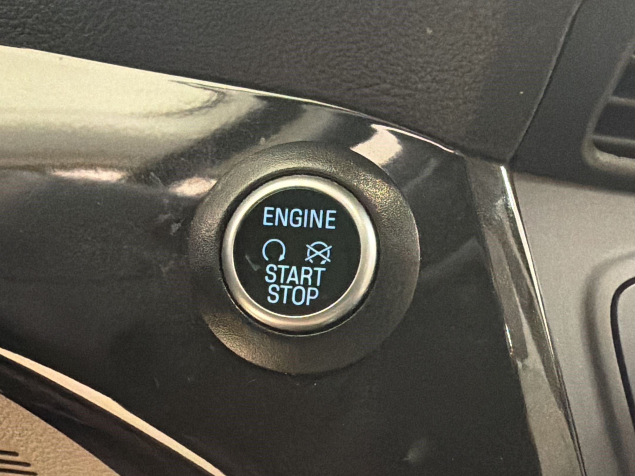 Certified 2018 Ford Escape Titanium w/ Ford Safe & Smart Package AWD/4WD image 15