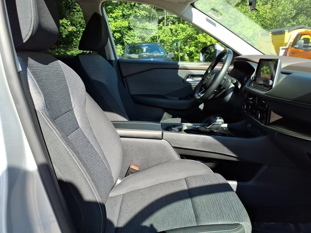 Used 2023 Nissan Rogue SV AWD/4WD image 10