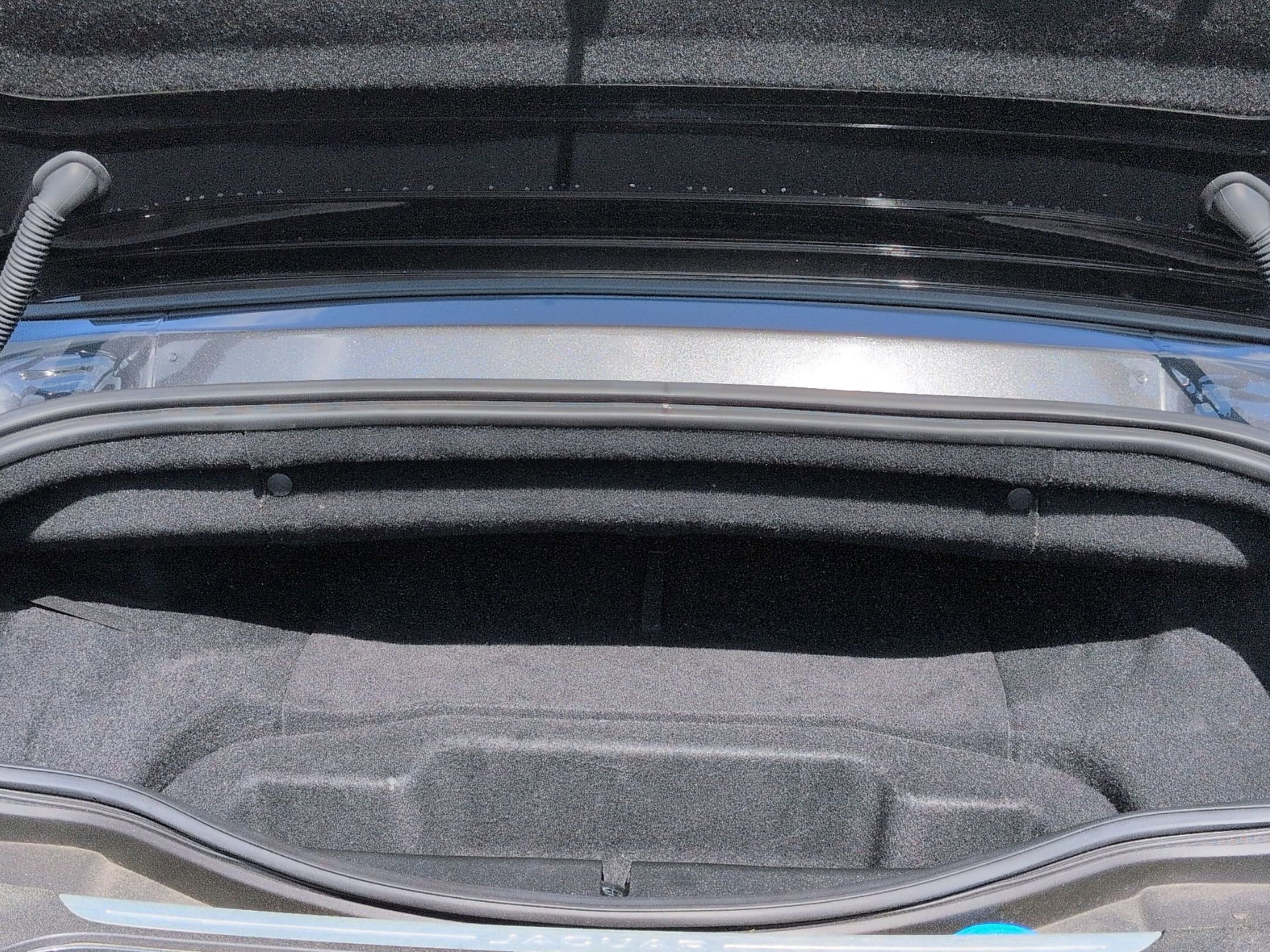 Used 2024 Jaguar F-TYPE R-Dynamic image 32