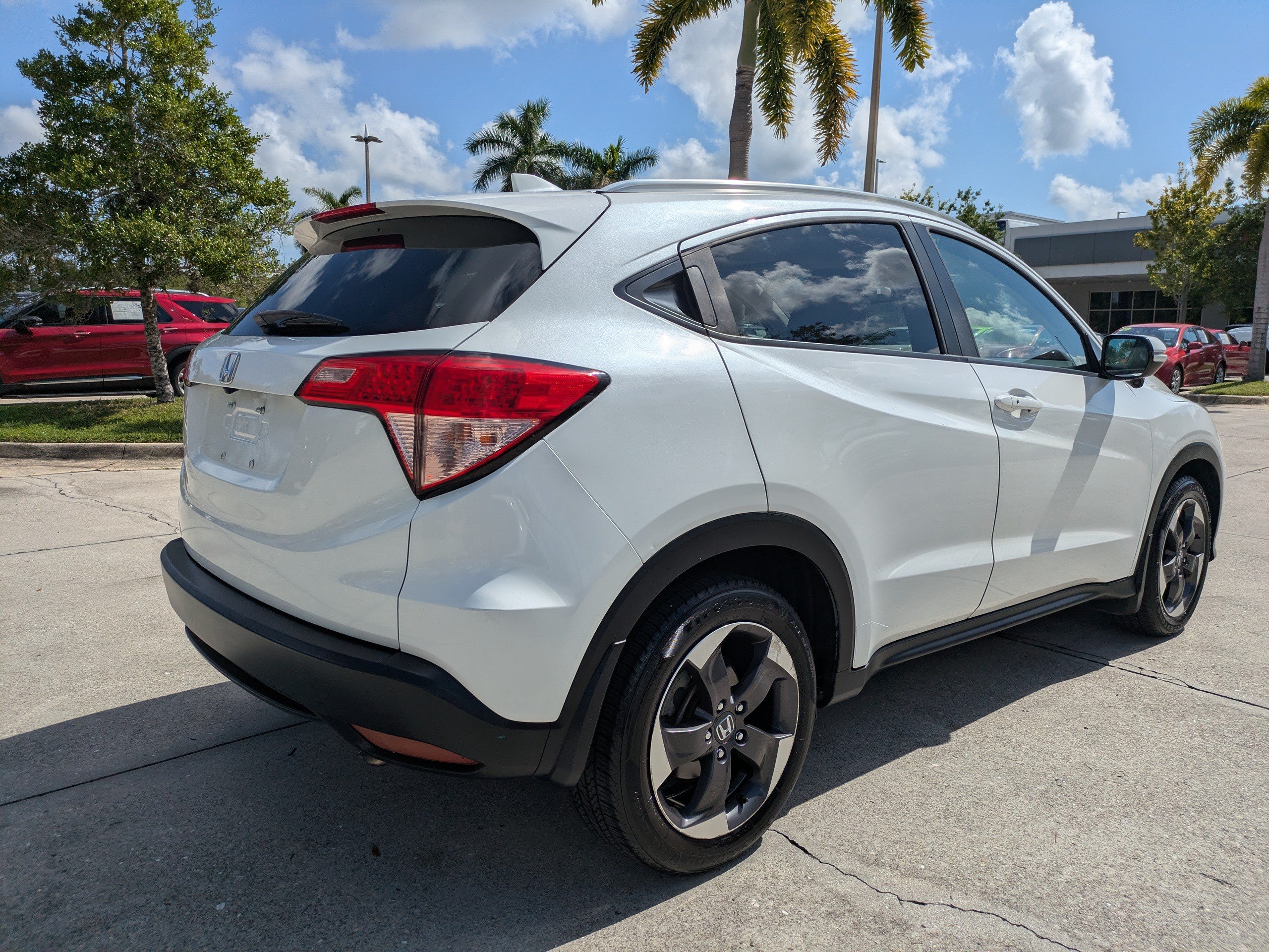 Used 2018 Honda HR-V EX-L image 4
