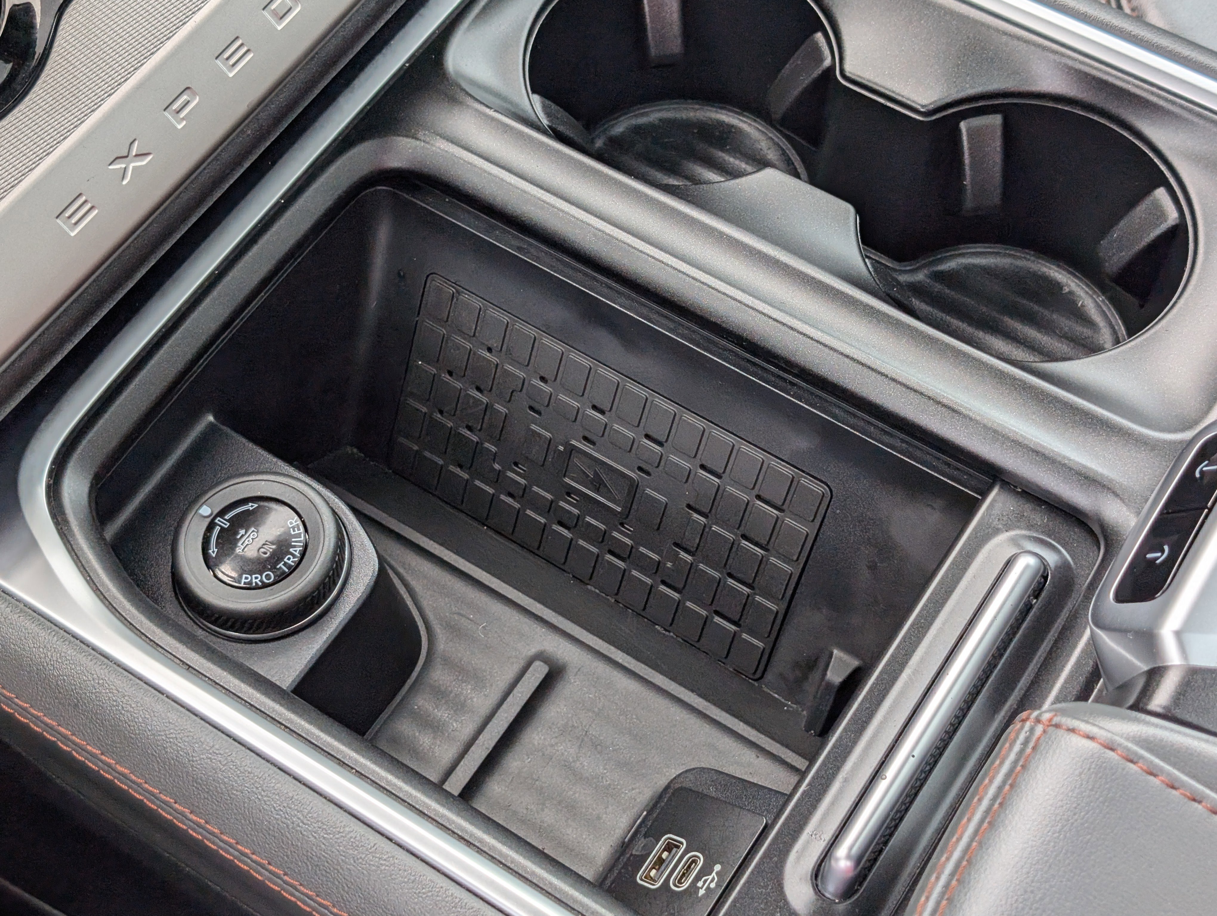 Certified 2025 Ford Expedition Active image 31