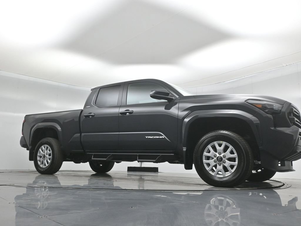 Used 2025 Toyota Tacoma SR5 image 3