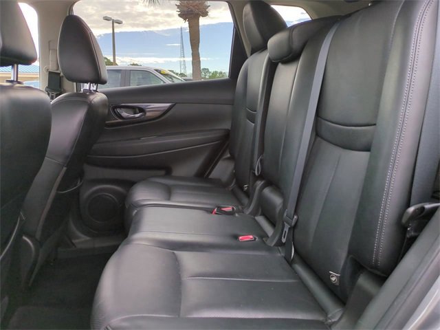 Used 2018 Nissan Rogue SL w/ Premium Package image 14