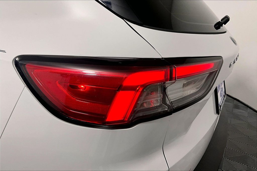 Certified 2020 Ford Escape S FWD image 29