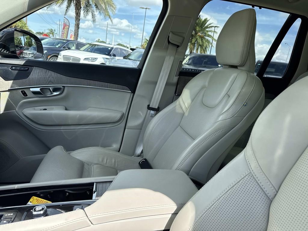 Used 2023 Volvo XC90 B6 Ultimate AWD/4WD image 17