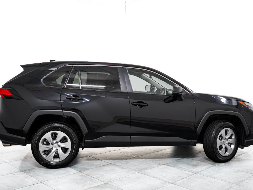 Used 2025 Toyota RAV4 LE AWD/4WD image 7