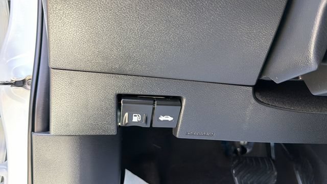 Used 2023 Nissan Versa SR w/ Trunk Package FWD image 19