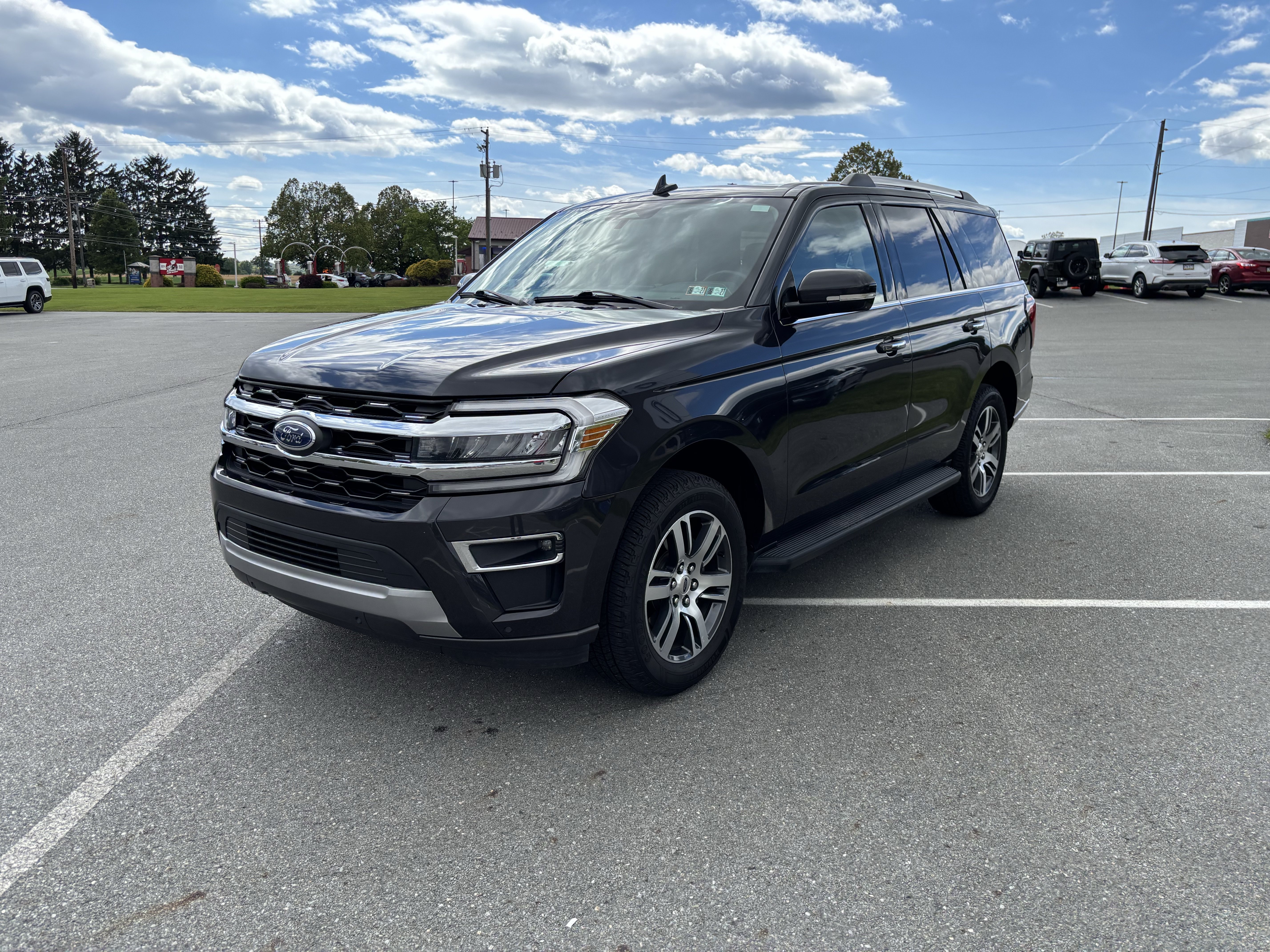 Certified 2024 Ford Expedition Limited AWD/4WD image 3