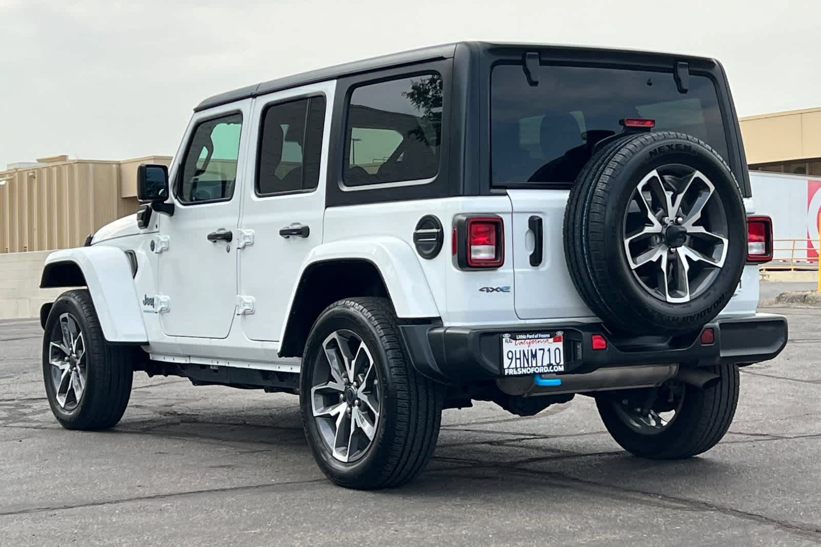 Used 2024 Jeep Wrangler Unlimited AWD/4WD image 7