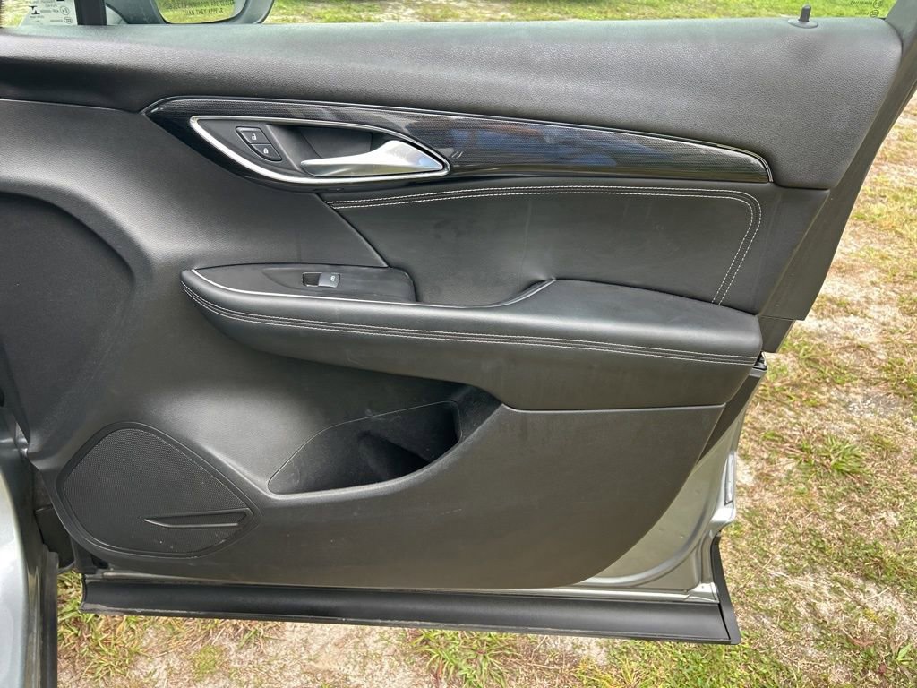 Used 2023 Buick Envision Essence FWD image 36