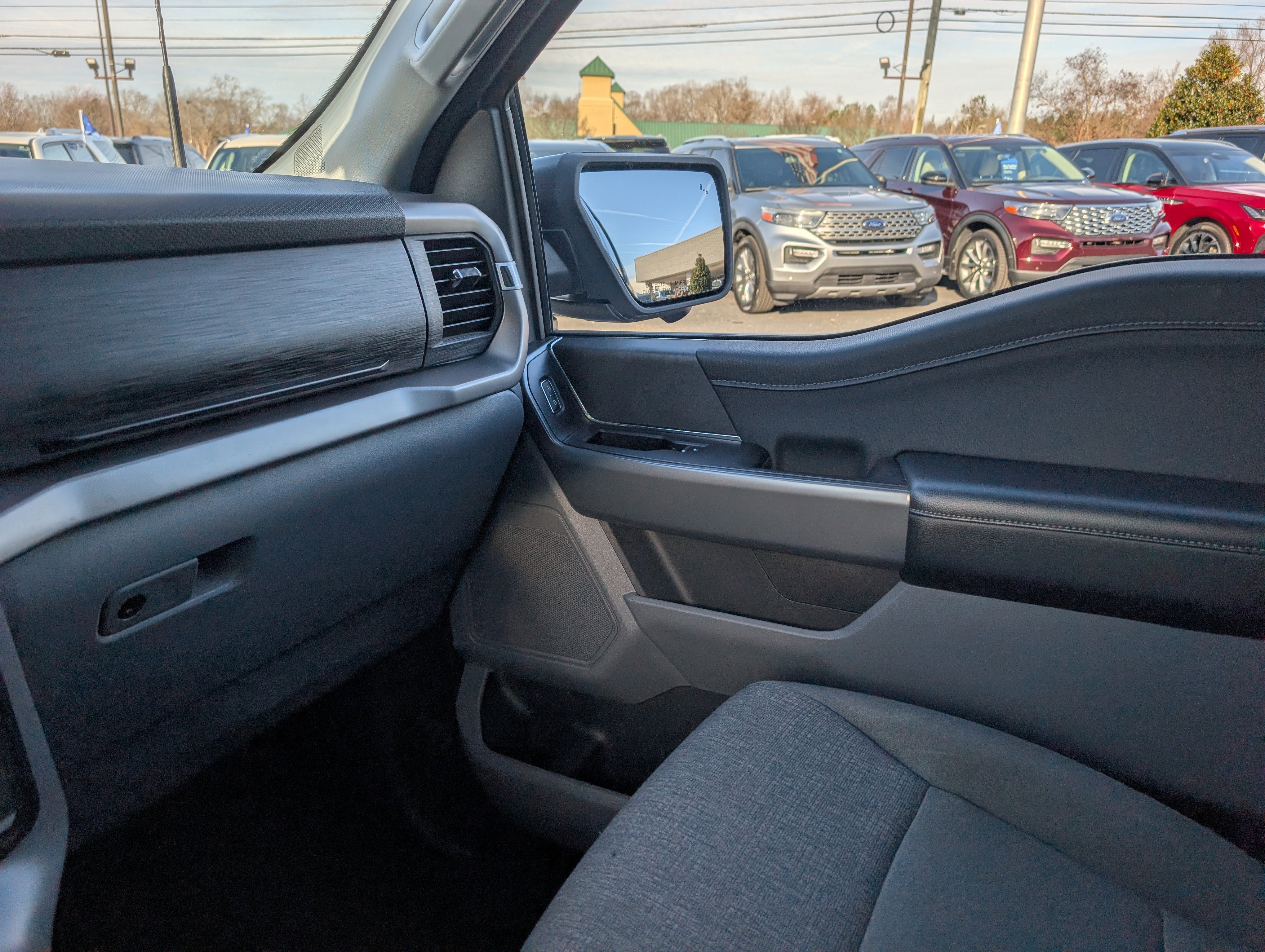 Certified 2024 Ford F150 XLT w/ Mobile Office Package image 30