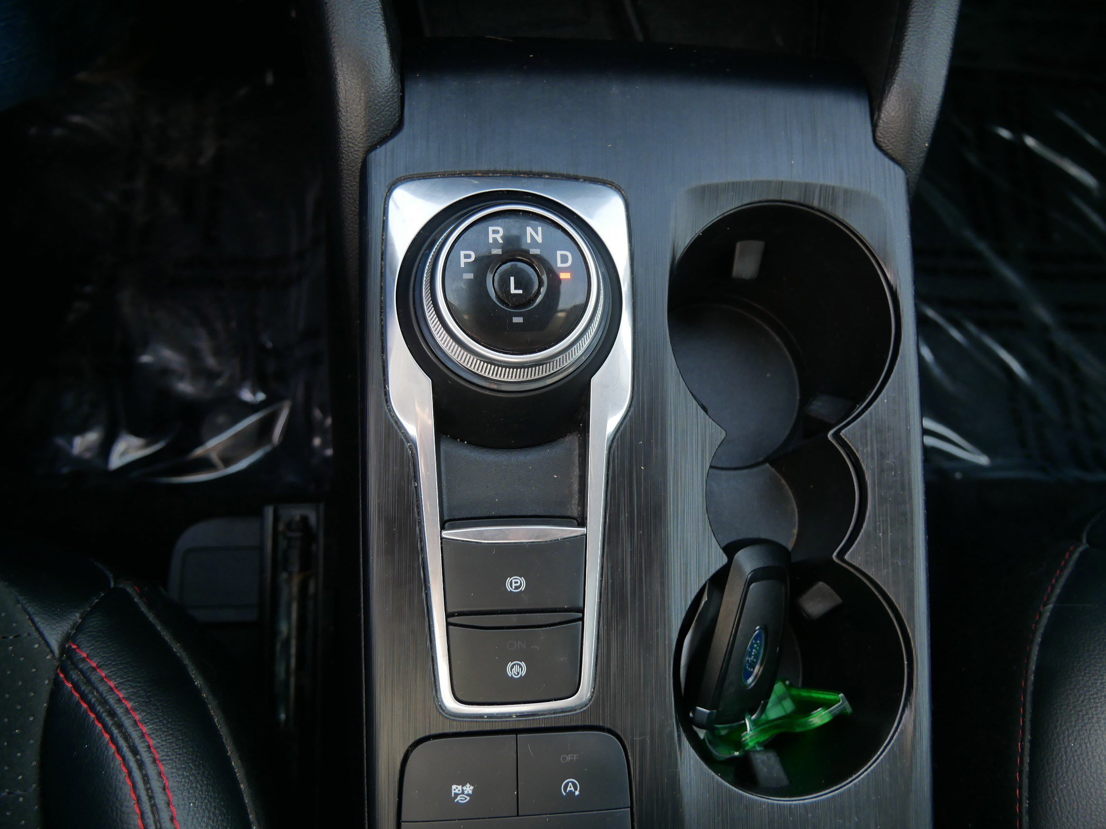 Certified 2022 Ford Escape SEL w/ SEL Stealth AWD Package image 24