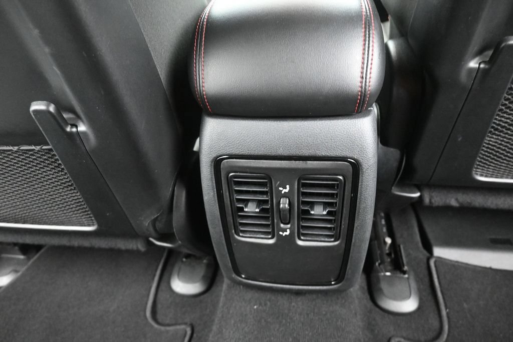 Used 2025 Dodge Durango GT AWD/4WD image 12