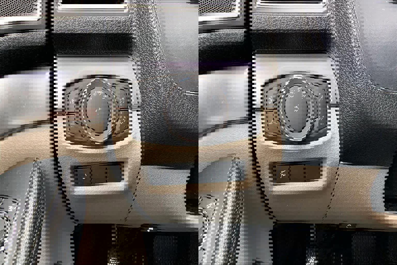 Certified 2018 Ford Explorer XLT w/ Equipment Group 202A image 34