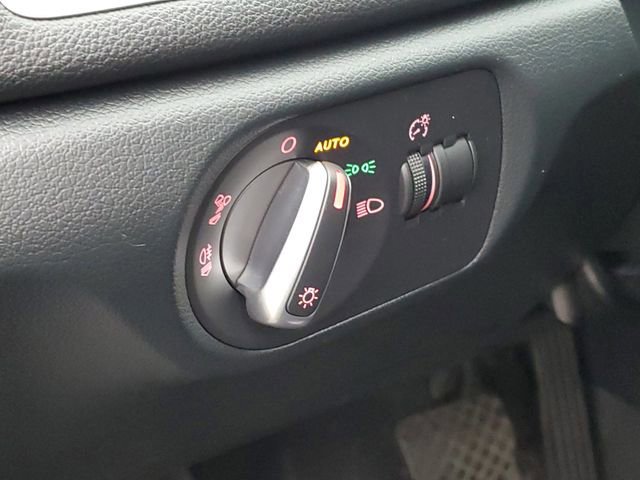 Used 2018 Audi Q3 2.0T Premium Plus w/ Premium Plus Package image 9