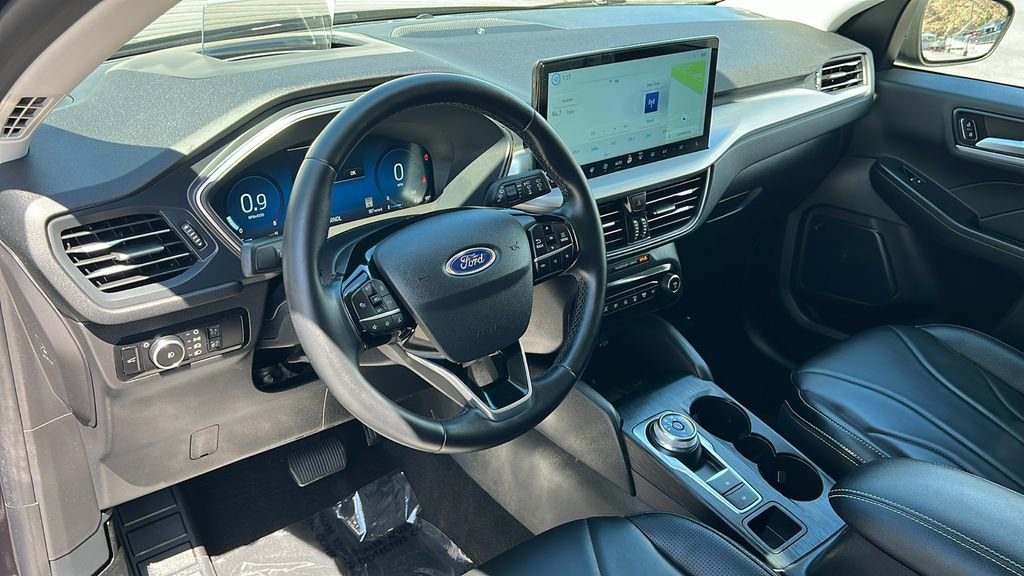 Certified 2025 Ford Escape Platinum w/ Premium Technology Package AWD/4WD image 10