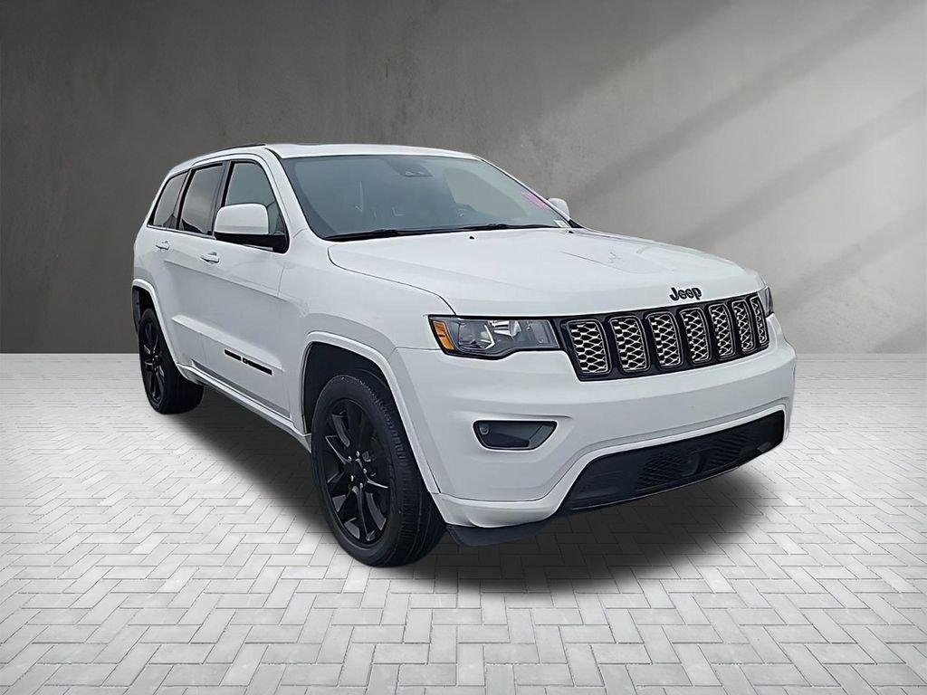 Used 2021 Jeep Grand Cherokee Laredo X image 3