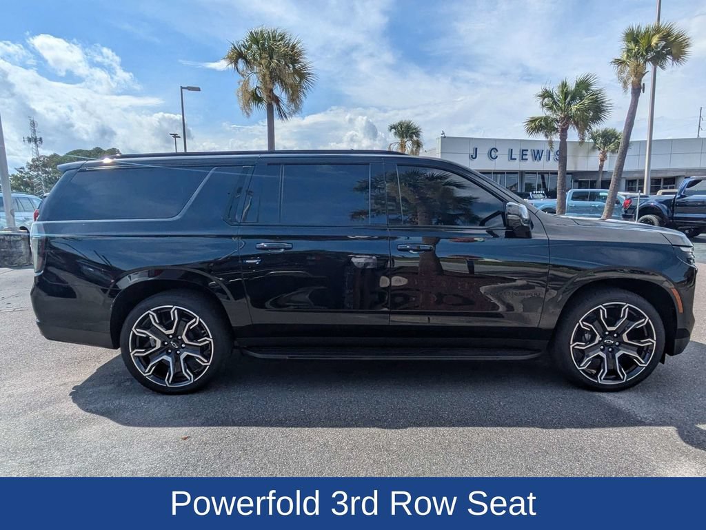 Used 2026 Chevrolet Suburban RST w/ RST Capability Package AWD/4WD image 3