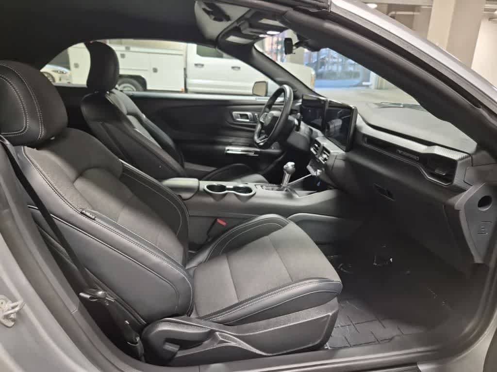 Certified 2025 Ford Mustang Convertible RWD image 9