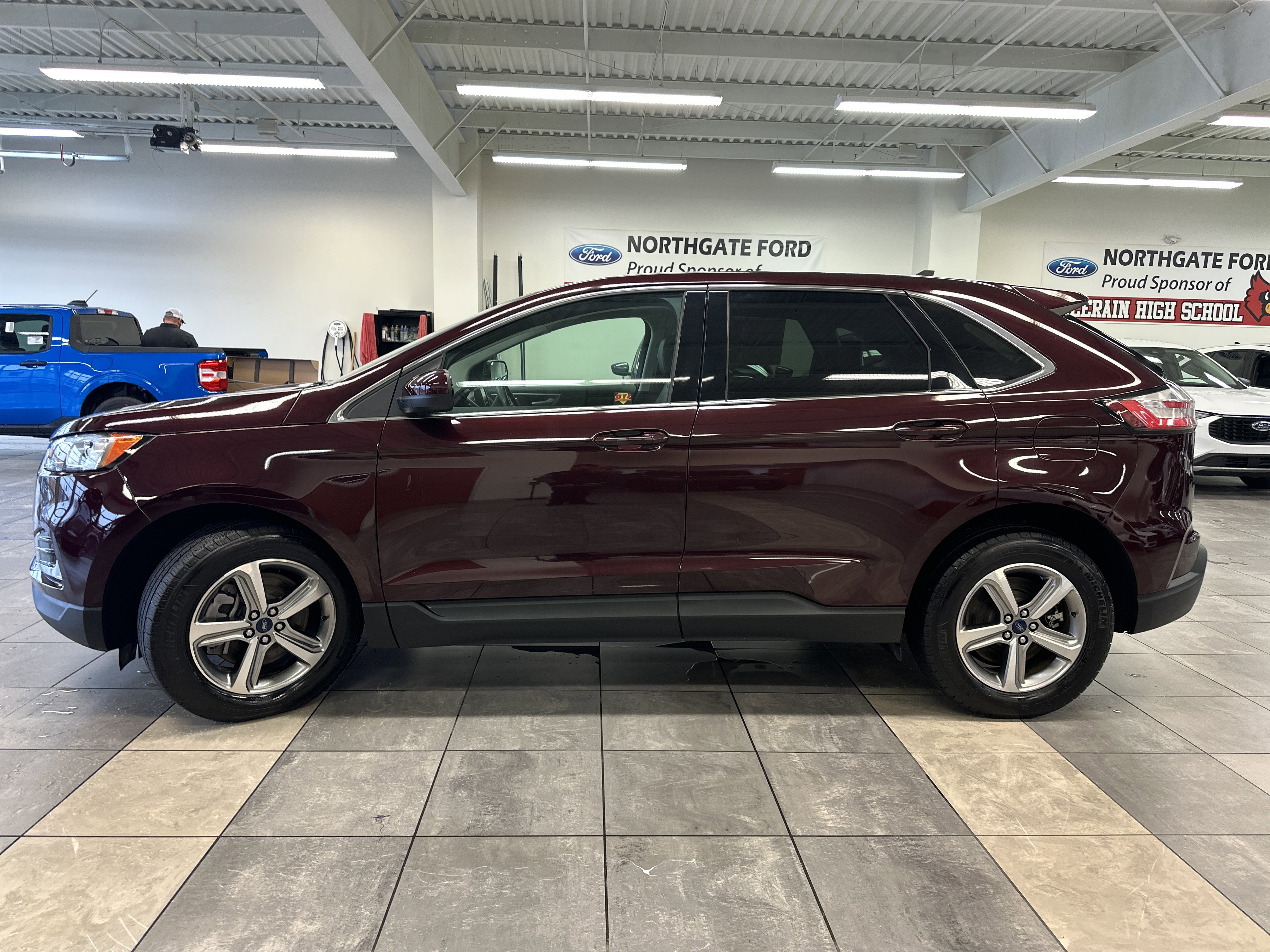 Certified 2022 Ford Edge SEL w/ Convenience Package image 2