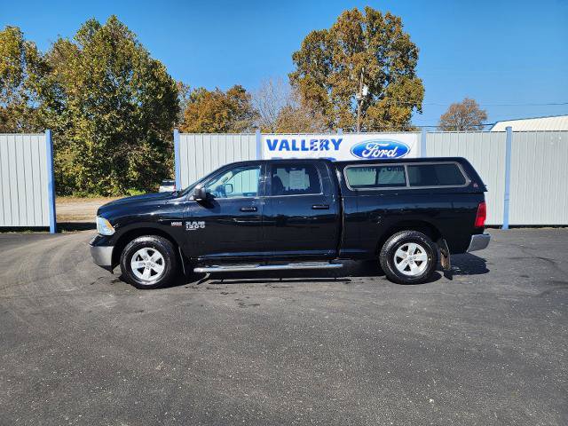 Used 2019 RAM 1500 Classic SLT AWD/4WD image 2
