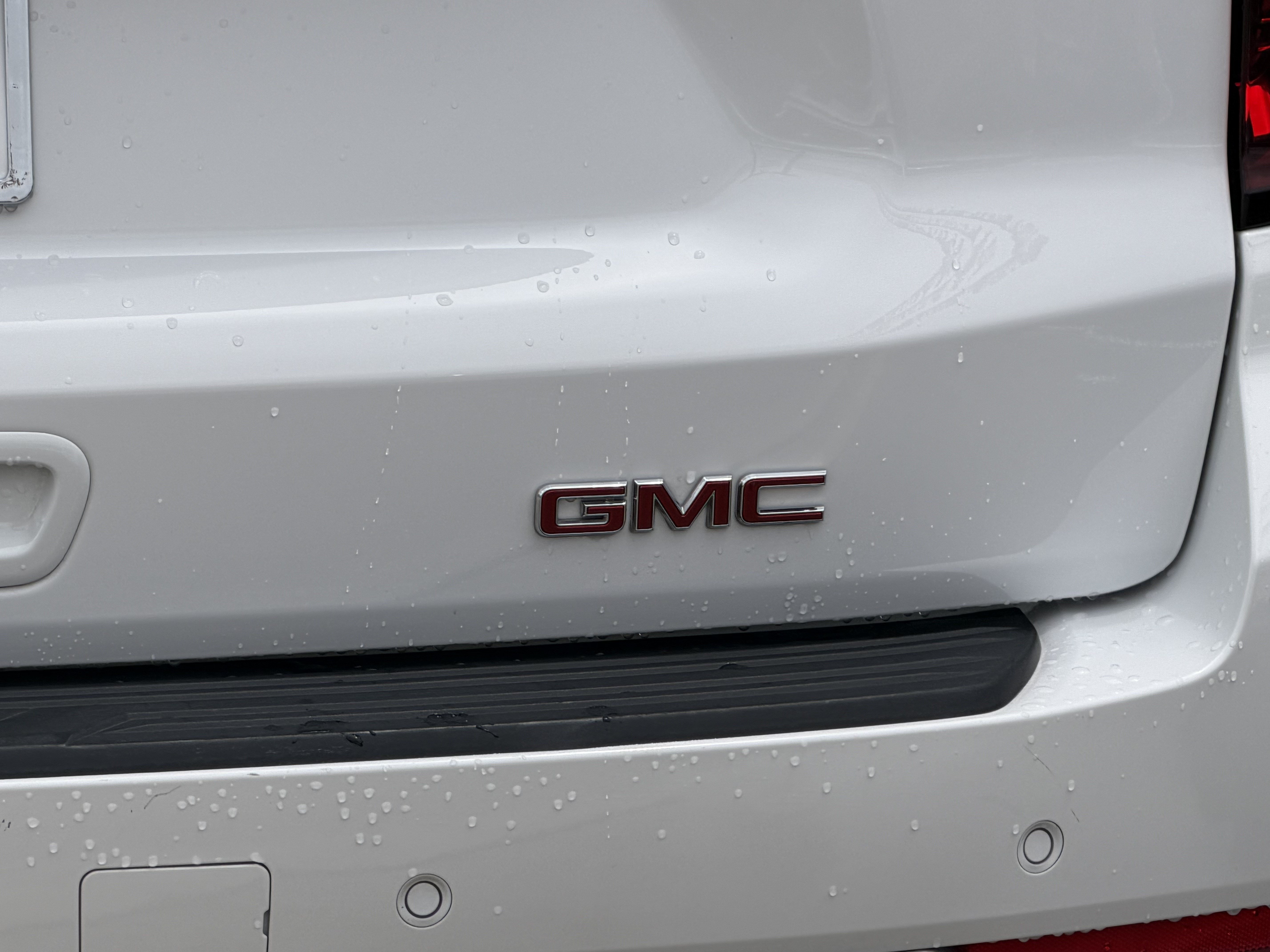 Used 2025 GMC Yukon XL Denali AWD/4WD image 9