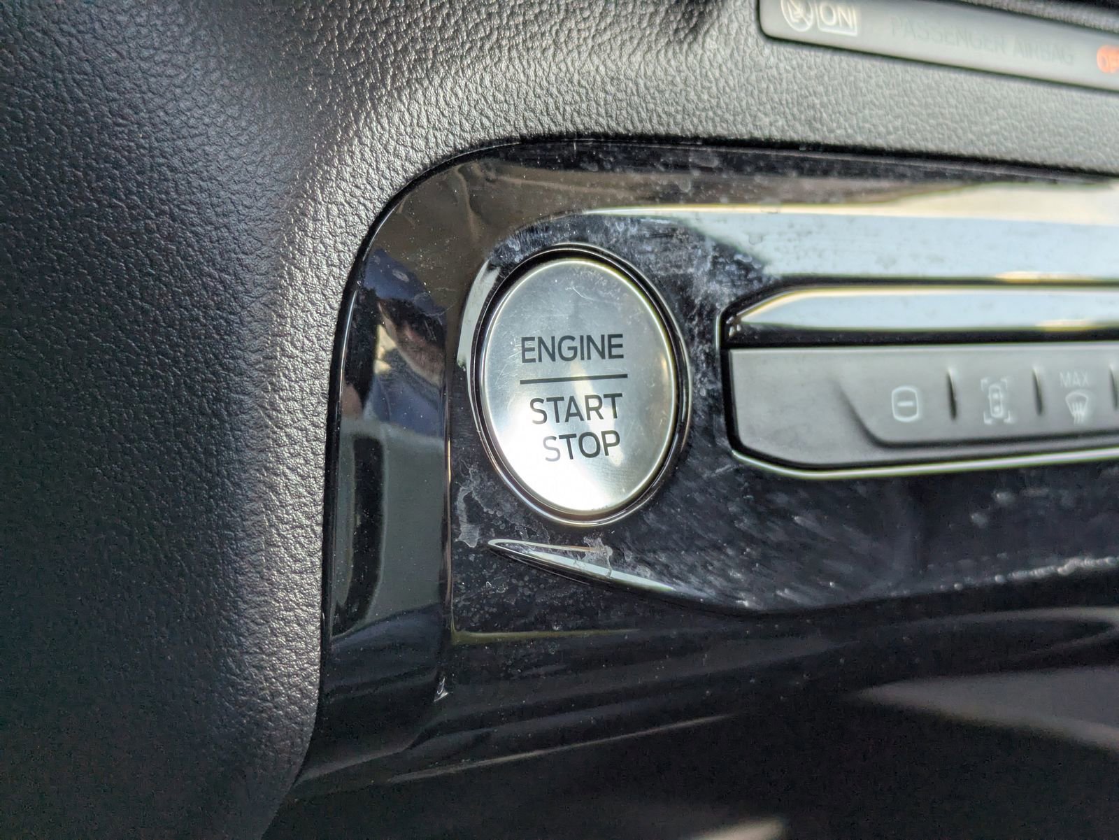 Certified 2025 Ford Escape SE image 30